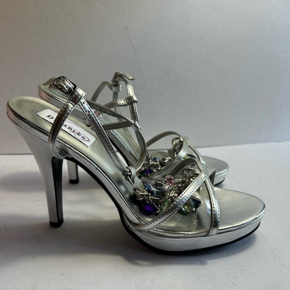 Dyeables “Maria” Silver Platform Sandals – Size 9.5B - Picture 2 of 16